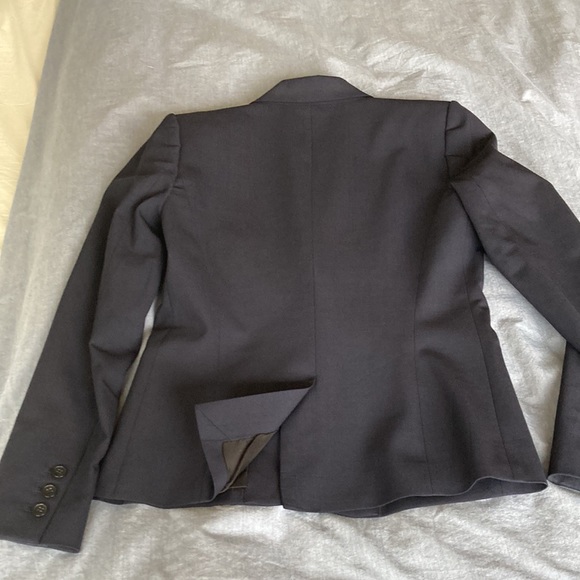 **SOLD** Theory wool Gabe B blazer, dark blue - Picture 9 of 15